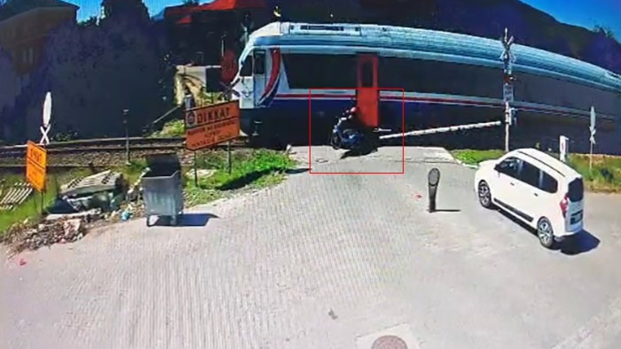 Çaycuma'da Hemzemin Geçitte Kaza: Motosiklete Tren Çarptı