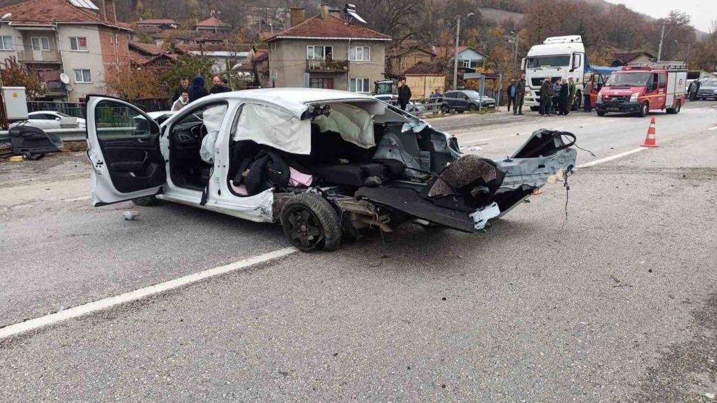 Bursa'da Korkunç Kaza: Eşi ve Kızını Kaybeden Baba, Sürücünün 5 Ay Sonra Serbest Kalmasına İsyan Etti