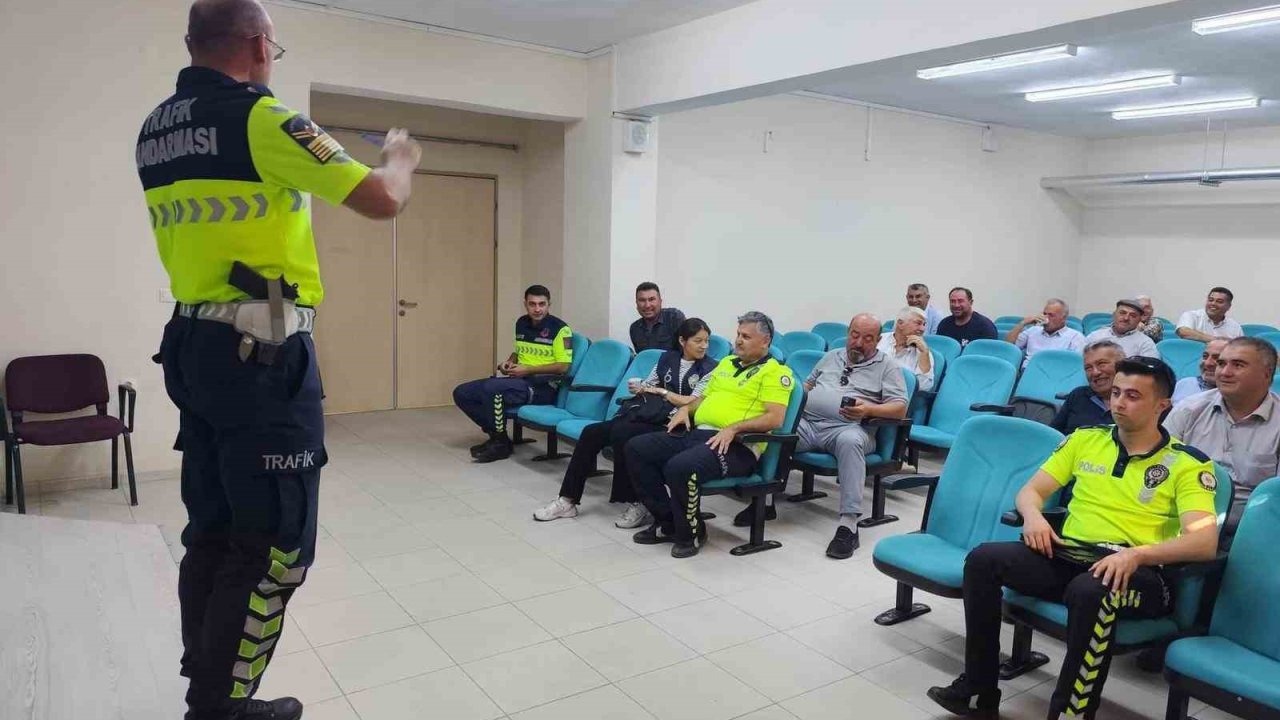 Sarıgöl'de Taşımalı Eğitim Şoförlerine Yeni Dönem Bilgilendirmesi