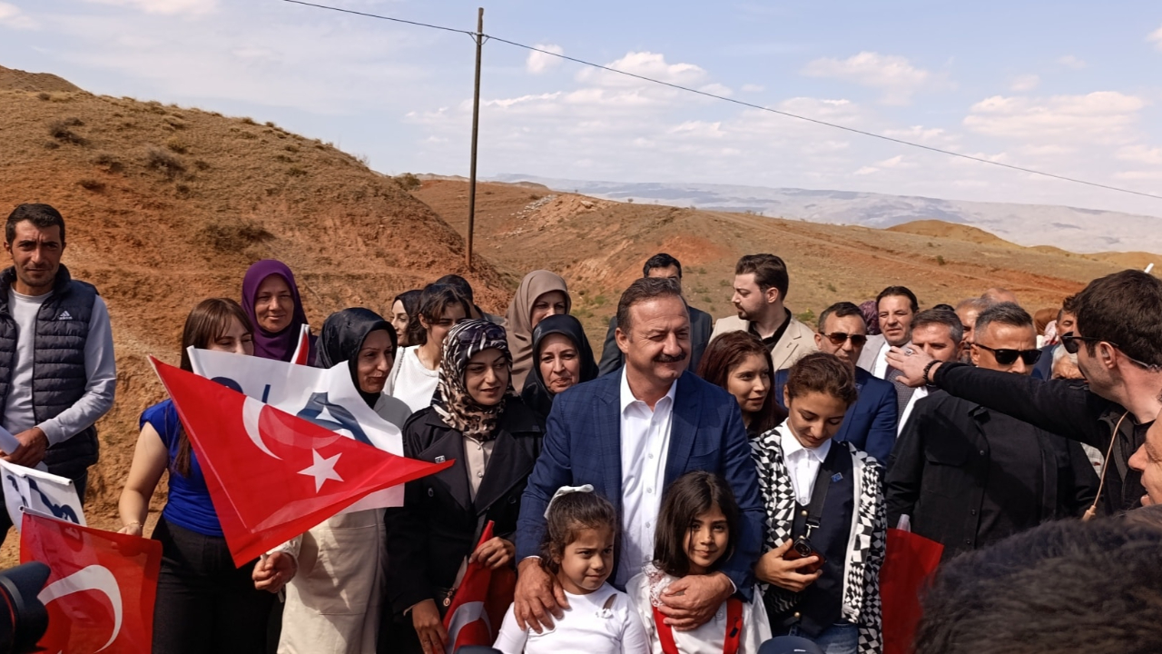 Anahtar Parti Genel Başkanı Yavuz Ağıralioğlu'na Iğdır Tuzluca'da Coşkulu Karşılama