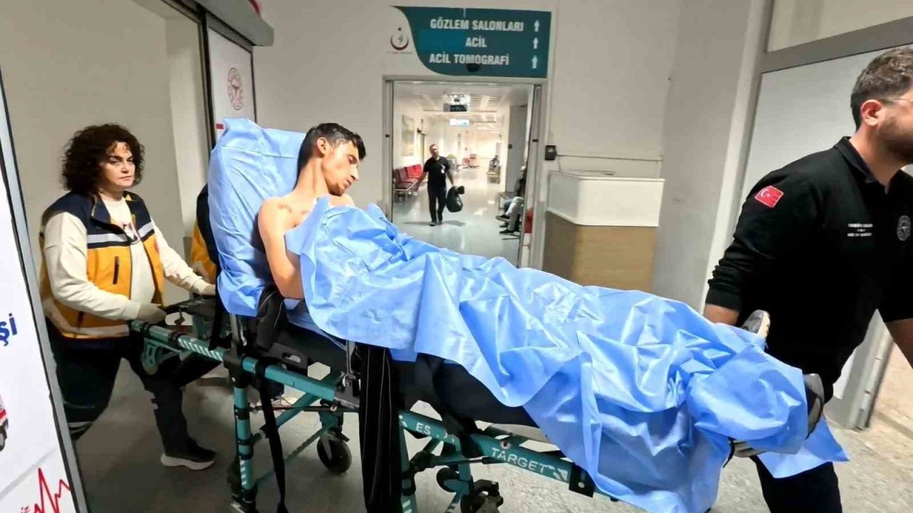 Aksaray’da 16 Yaşındaki Çocuk, Tartıştığı Genci Bıçaklayarak Ağır Yaraladı!