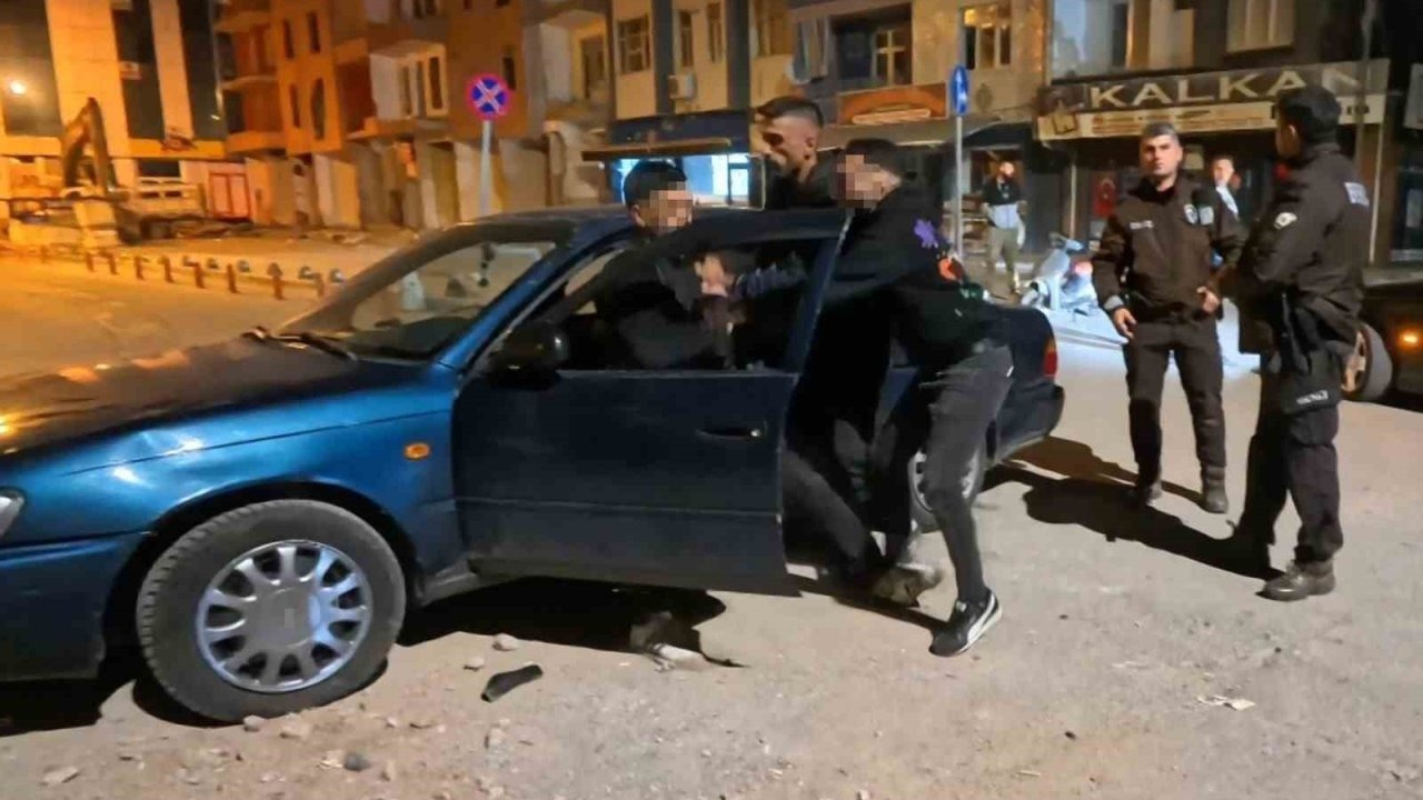 Aksaray'da 'Yere Tükürme' Tartışması Kavgaya Dönüştü: 5 Gözaltı