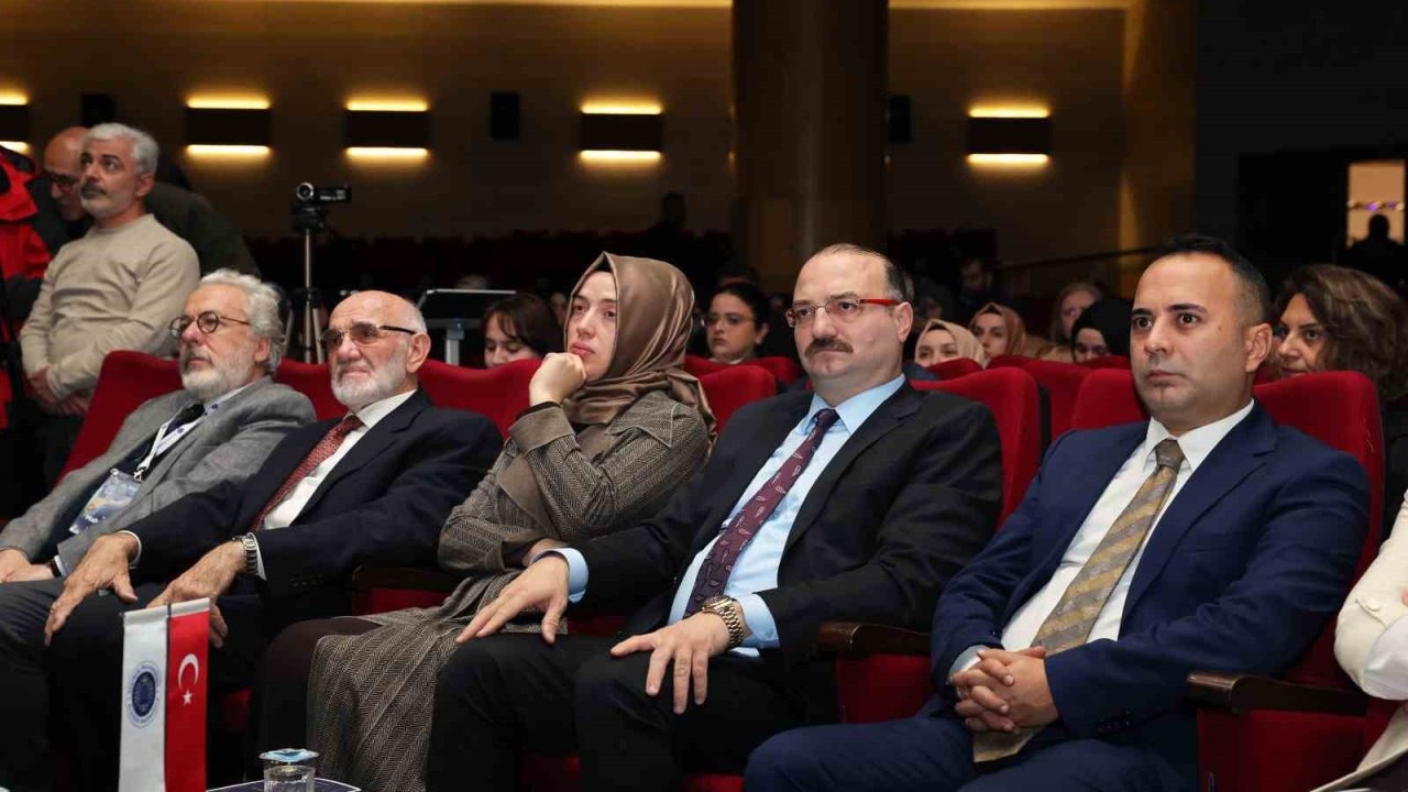 Atatürk Üniversitesi'nde "Sanatta İslam, İslam’da Sanat Uluslararası Kongresi" Başladı
