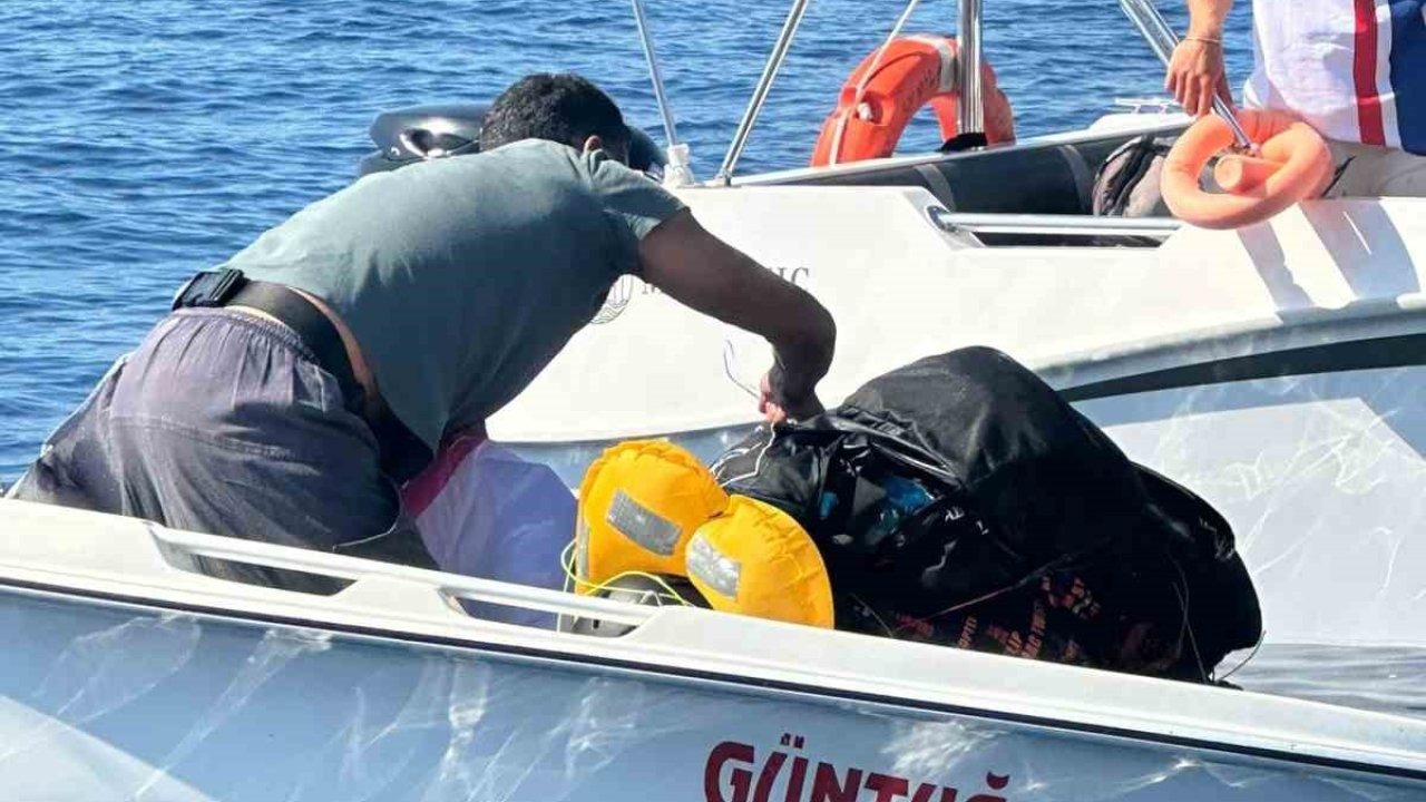 Babadağ’dan Tekli Atlama Yapan Alman Paraşütçü Denize Düştü: Durumu Ağır