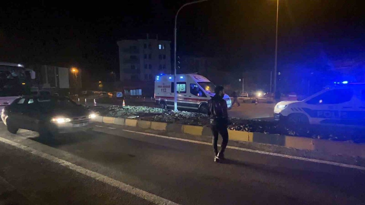 Bartın'da Uygulama Sırasında Kaza: Sivil Polise Otomobil Çarptı