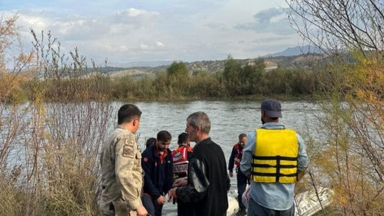 Bingöl Murat Nehri'nde Mahsur Kalan Vatandaşlar AFAD Tarafından Kurtarıldı