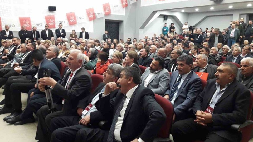 CHP Kars İl Kongresi'ne 'Şaibe' İddiaları Damga Vurdu: Gerginlik Tavan Yaptı
