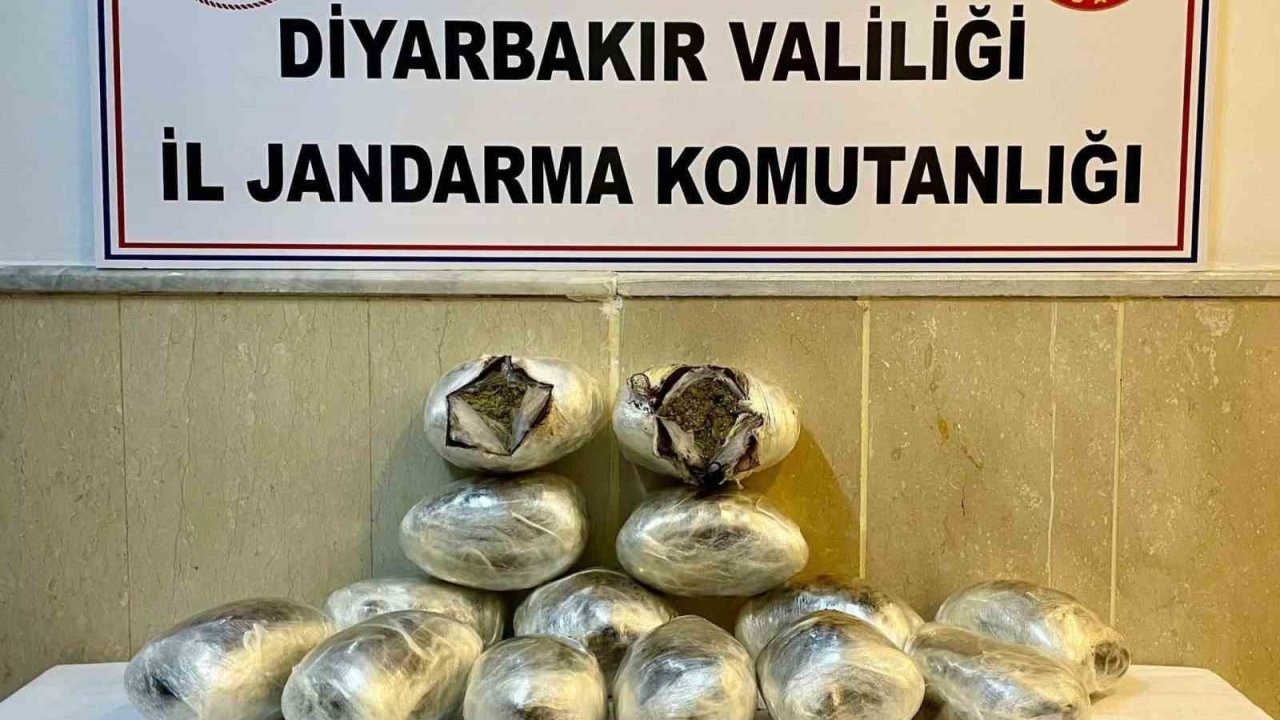 Diyarbakır'da Uyuşturucu Tacirlerine Nefes Aldırılmadı: Büyük Operasyonda 39 Şüpheliye Yasal İşlem
