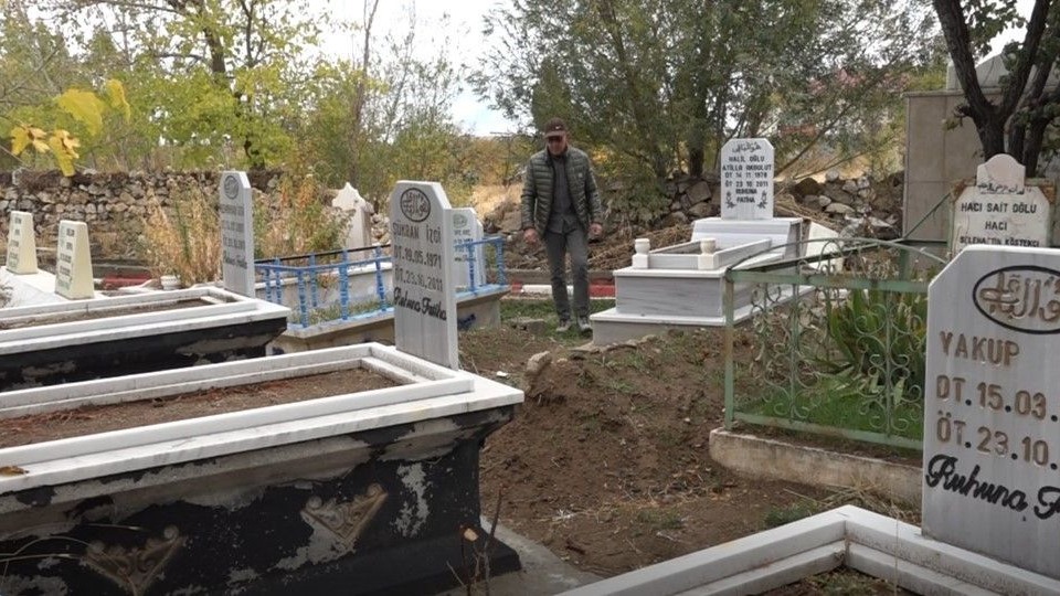 Erciş Depreminin Acı Tanığı: "17 Kişiyi Enkazdan Ölü Çıkardık"