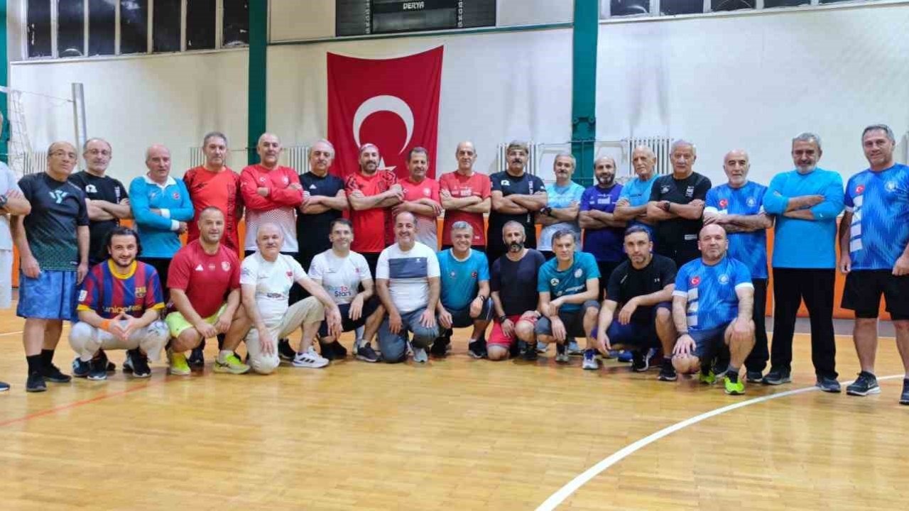 Erzurum'un Gururu Palandöken Masterlar Koşu Grubu, 'Yaşam Boyu Spor' Anlayışıyla Dünyayı Koşuyor