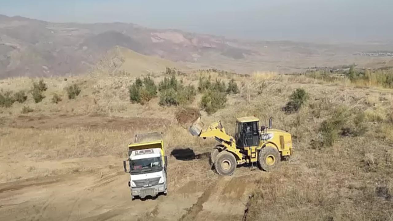 Iğdır İl Özel İdaresi'nden Tarımsal Üretime Destek: Tuzluca'da Sulama Göleti Islah Çalışması Başlatıldı