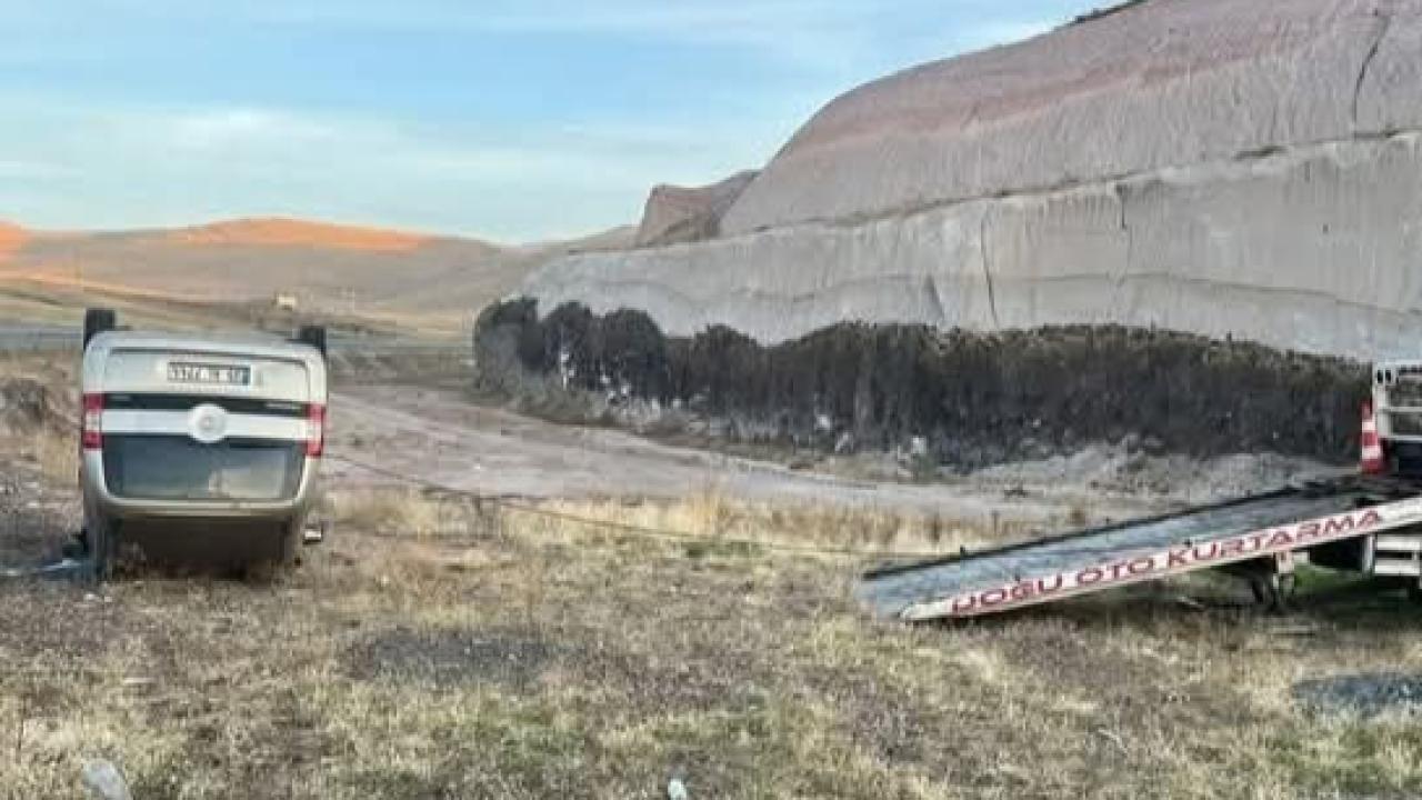 Iğdır’dan Kars’a Giden Otomobil Digor'da Devrildi: 1 Yaralı