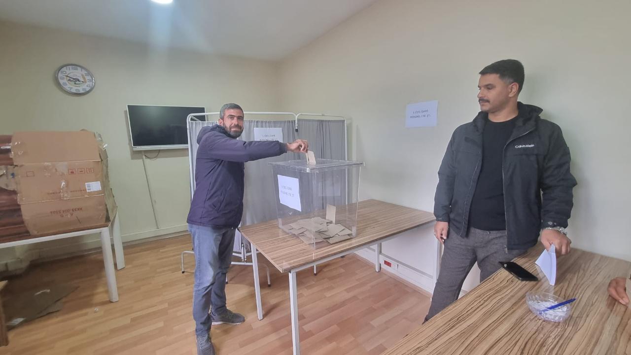 İl Özel İdaresi ve AFAD Personelleri Sendika Seçimi İçin Sandık Başında