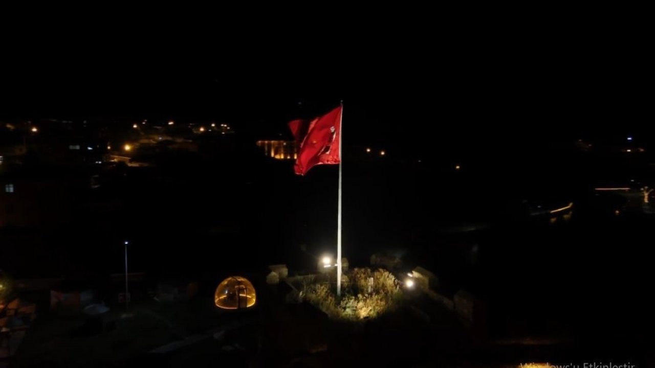 Kanuni’nin Yadigarı Ardahan Kalesi Işıklandırıldı: Gece Görünümü Büyüledi