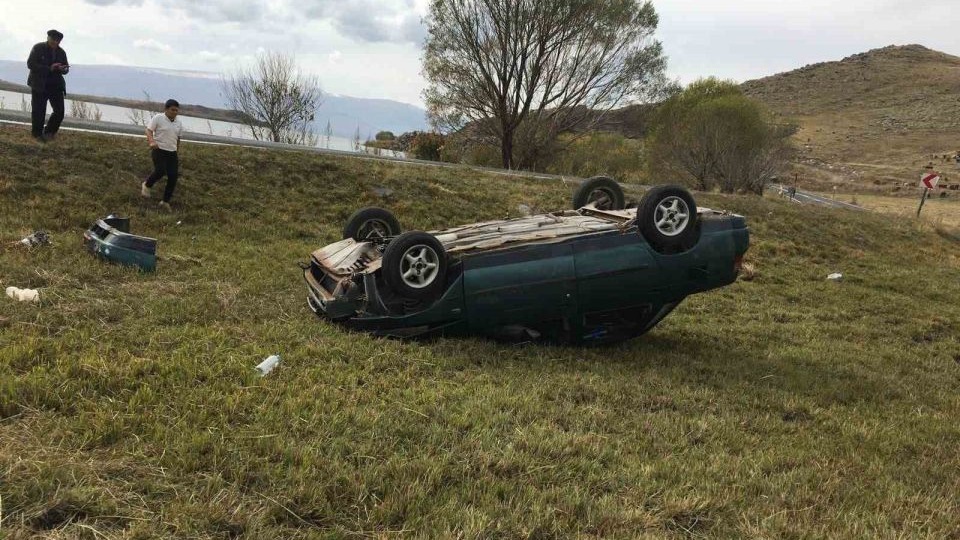 Kars Arpaçay'da Otomobil Takla Attı