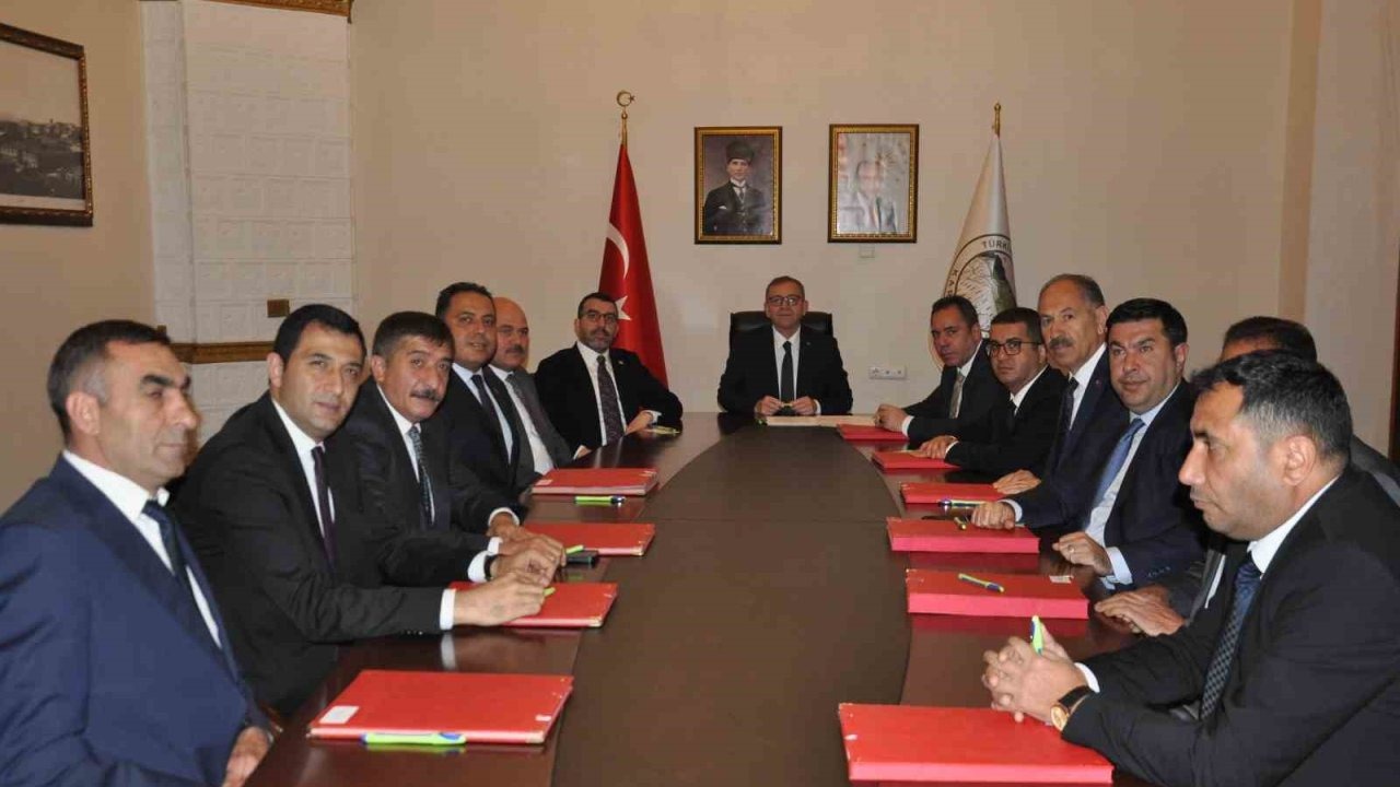 Kars'ta 'Evlenecek Gençlerin Desteklenmesi Projesi' Hayata Geçirildi: Kredi İmkanı ve Yerel İndirimler Sağlanacak