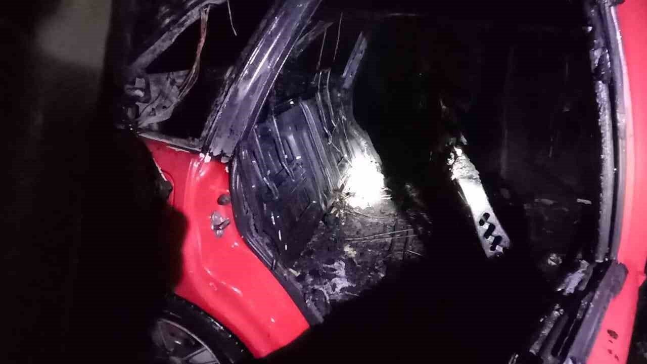 Muş'ta Seyir Halindeki Otomobil Alev Aldı: Araç Kullanılamaz Hale Geldi