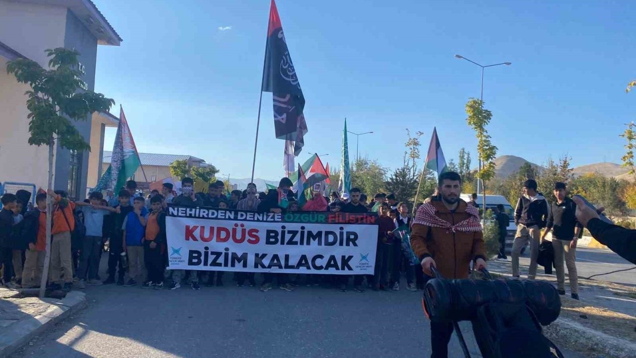 Patnos’ta "Özgür Filistin" Yürüyüşü: Binlerce Kişi Gazze Saldırılarını Protesto Etti