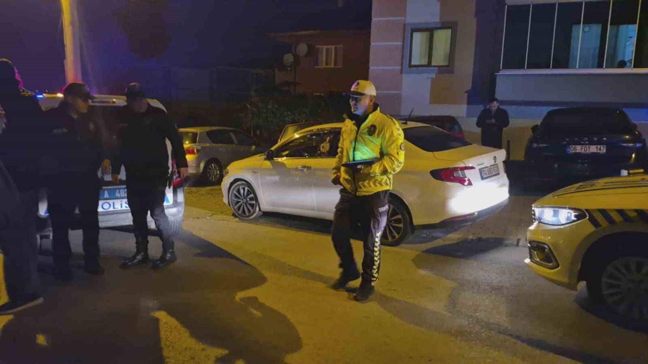 Polisin 'Dur' İhtarına Uymayan Alkollü Sürücü Kovalamaca Sonucu Yakalandı