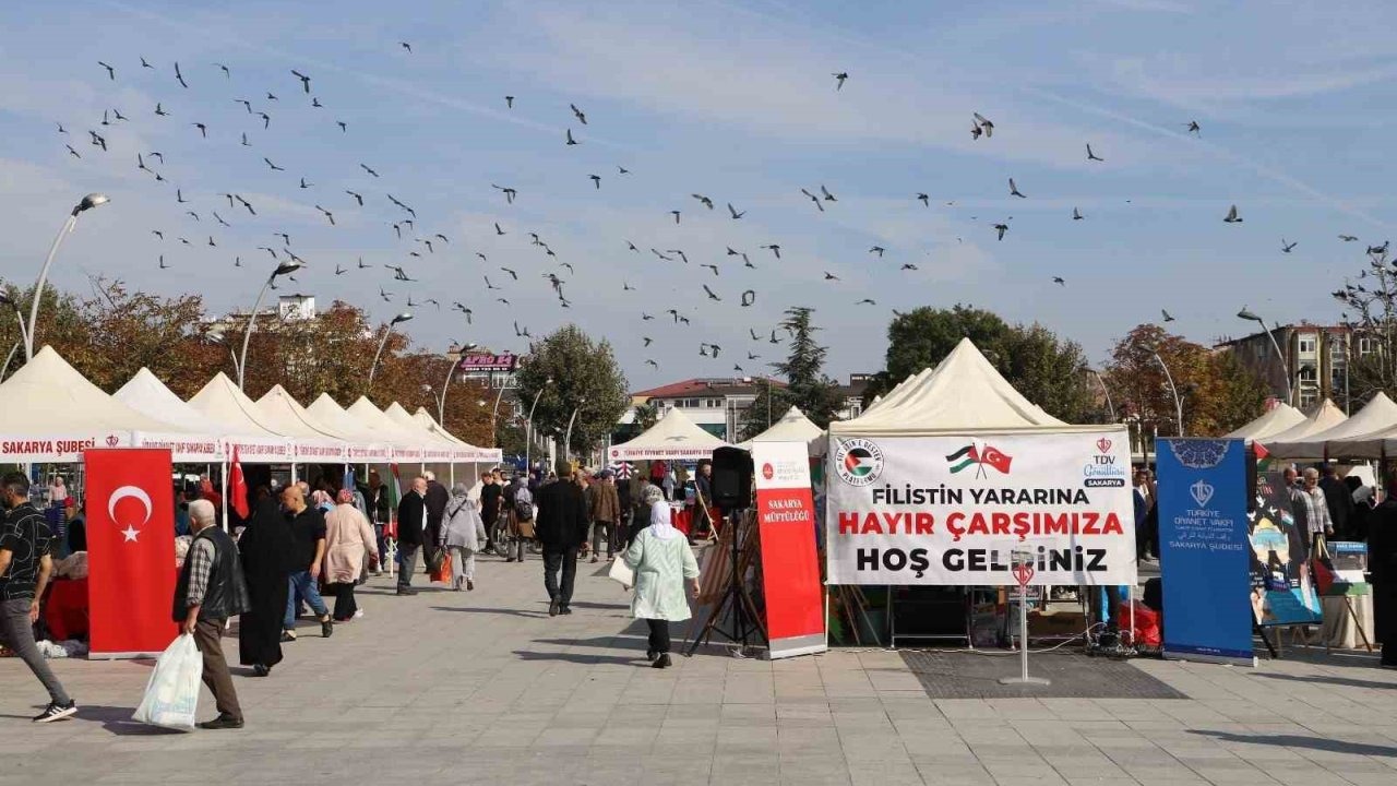 Sakarya'da "Filistin Yararına Hayır Çarşısı" Kuruldu: Gelir Filistin Halkına Aktarılacak