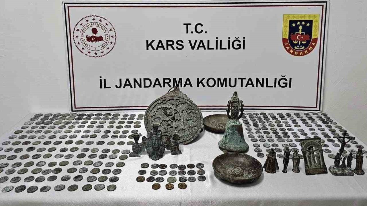 Sarıkamış'ta Tarihi Eser Kaçakçılarına Büyük Darbe: 5 Şüpheli Tutuklandı