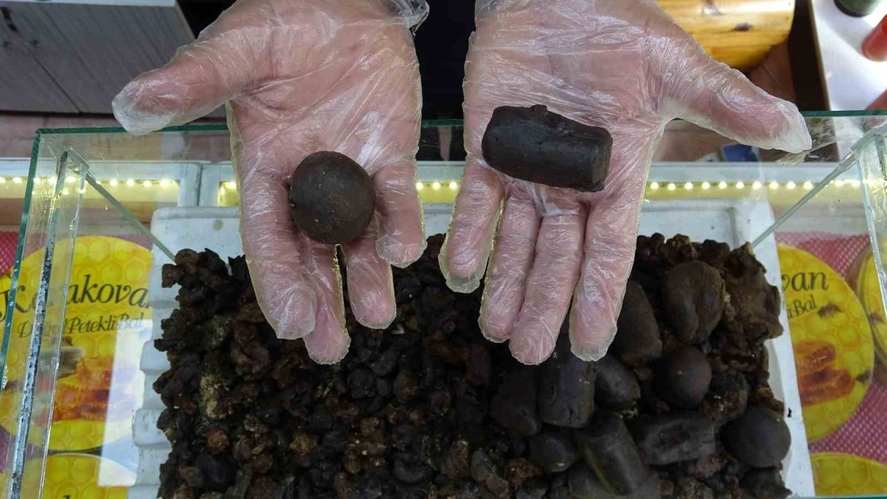 Siirtli Üreticiden Bin Bir Emekle Hazırlanan Propolis: "Pandemi Sonrası Akciğer Tahribatı Olanlar Yoğun Talep Ediyor"