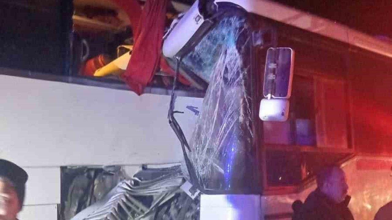 Sinop-Samsun Karayolu'nda Feci Kaza: 13 Yaralı
