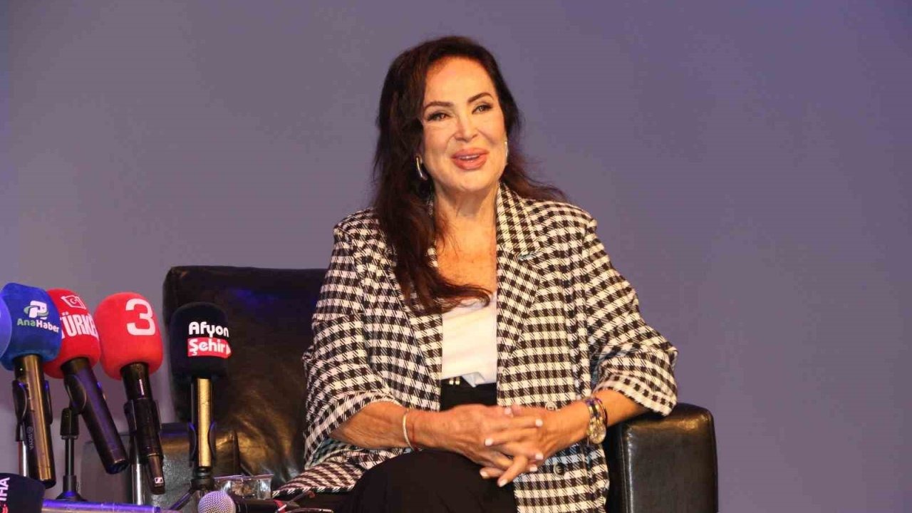 Türkan Şoray’dan Film Setlerine Dönüş Özlemi: "Belli Bir Yaştan Sonra Sinema Sizi Önemsemiyor"