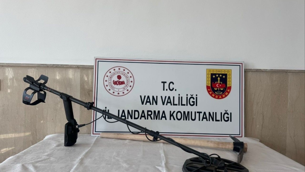 Van Çaldıran’da İzinsiz Define Arayan Şahıslar Suçüstü Yakalandı