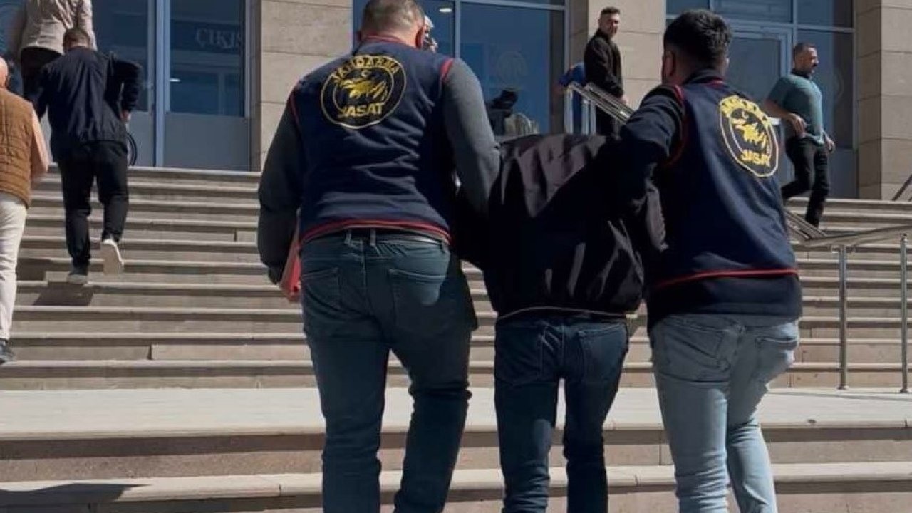 Van’da 'Uyuşturucu Ticareti' Suçundan 25 Yıl Hapis Cezasıyla Aranan Yabancı Uyruklu Şahıs Yakalandı