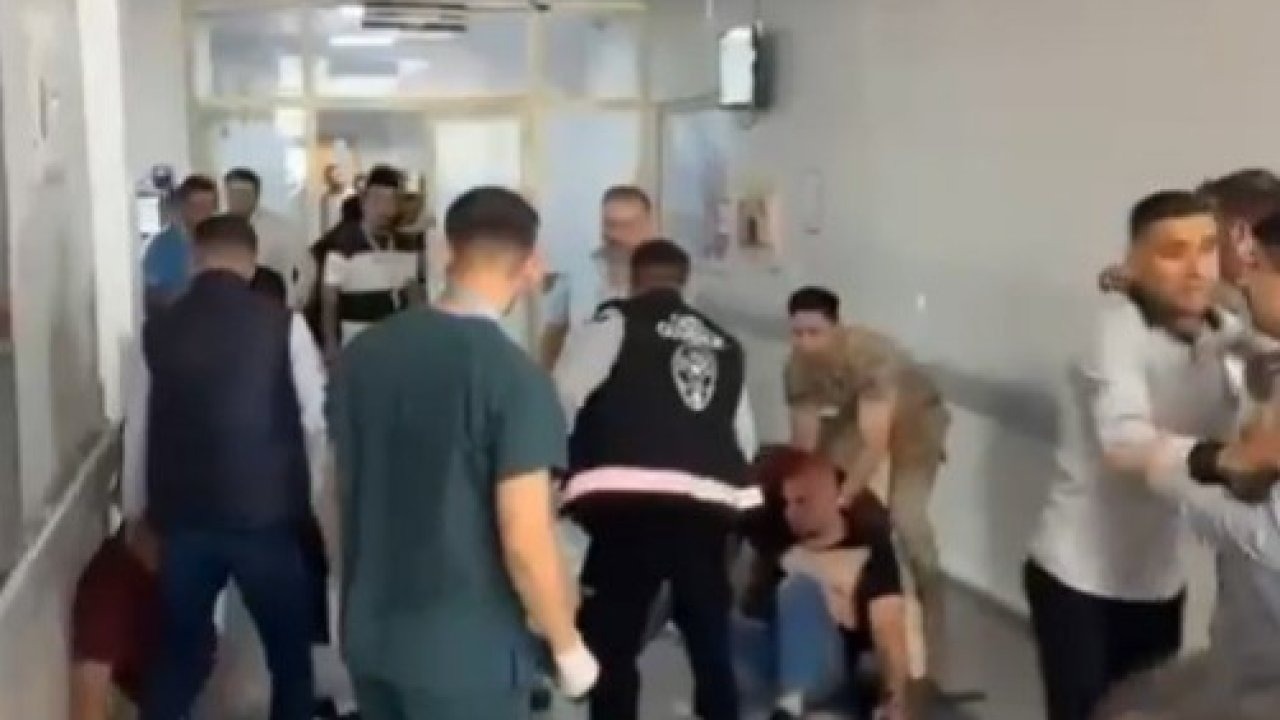 Viranşehir Devlet Hastanesi Acilinde Husumetlilerin Tekme Tokat Kavgası: 2 Yaralı, 4 Gözaltı