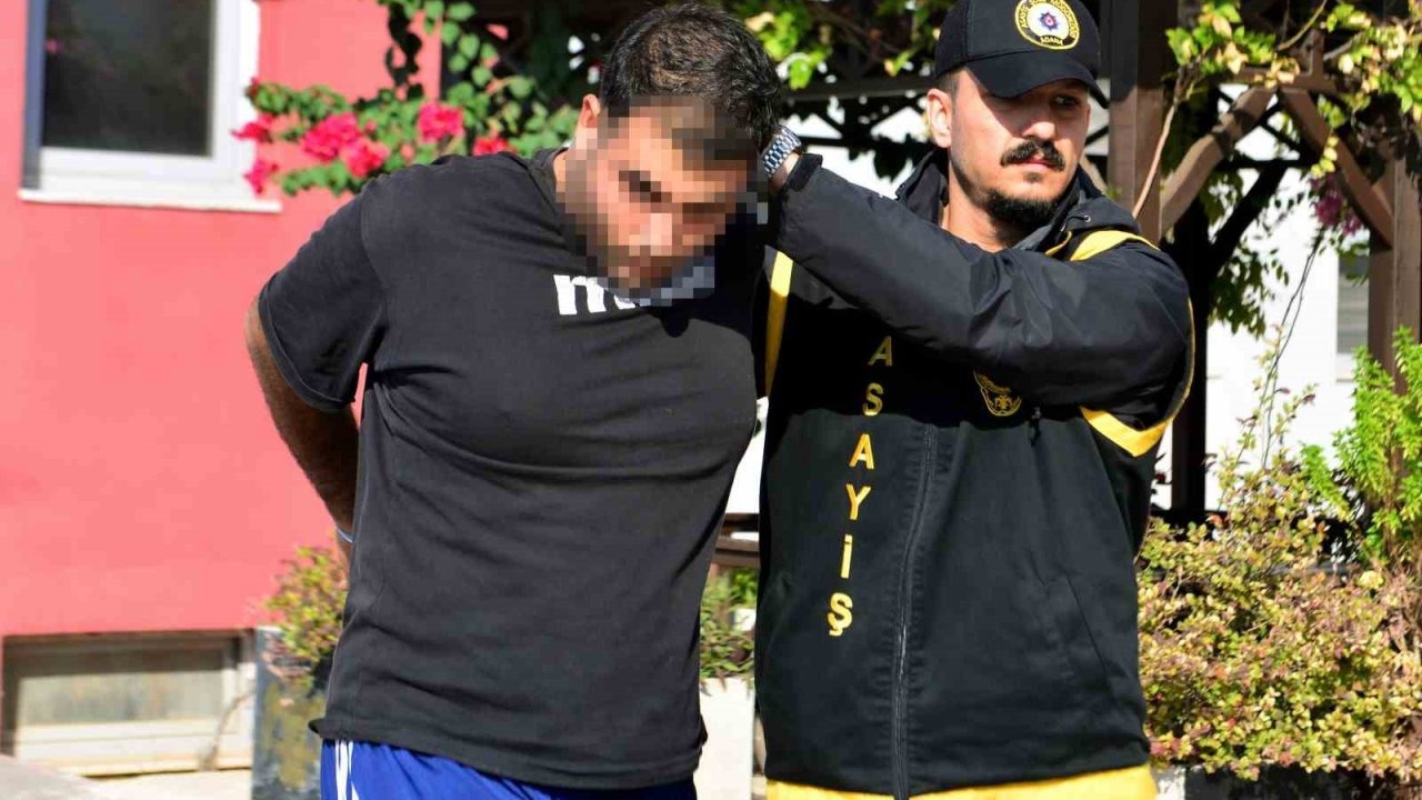 Adana’da Kanlı Cinayet: Yakalanan Yasak İlişki Sokak Ortasında Bıçaklı Dehşete Döndü