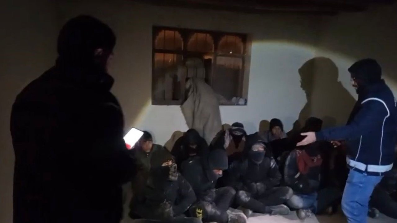 Ağrı'da Göçmen Kaçakçılığına Büyük Darbe: 2 Organizatör Tutuklandı