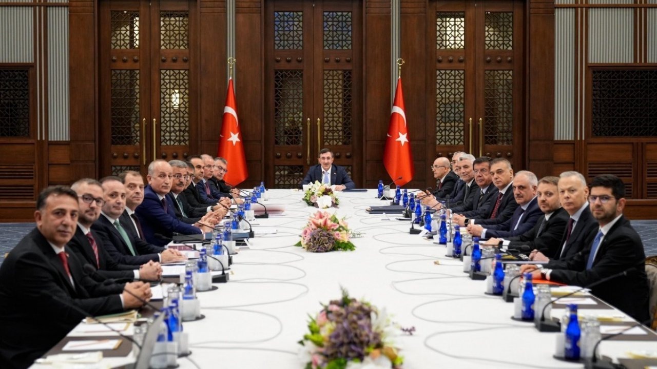 Bakan Işıkhan: "Kapsayıcı ve Sürdürülebilir Büyümeyi Hedefleyen Ekonomi Programımızı Kararlılıkla Uygulayacağız"