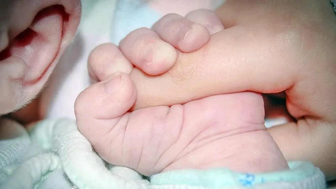 Bebek Gelişiminde 'Kırmızı Bayraklar': Uzmanlardan Erken Teşhis Uyarısı