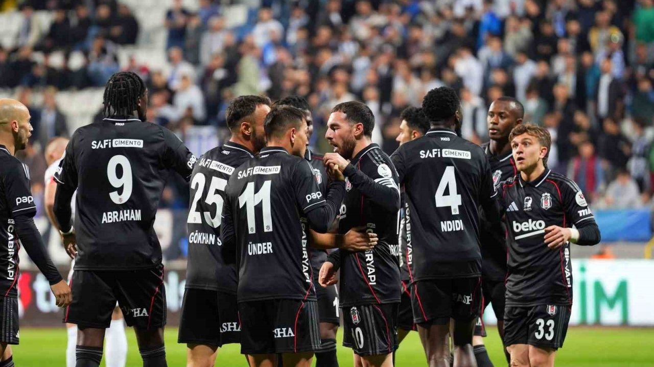 Beşiktaş, Derbide Fenerbahçe'yi Konuk Ediyor: Kartal Çıkış Arıyor