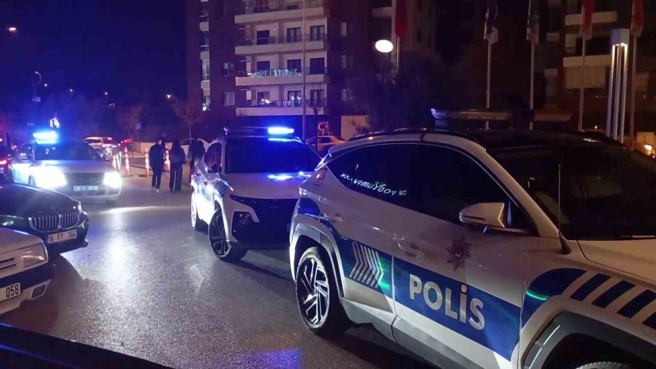 Bursa Nilüfer'de Alışveriş Merkezinde Silahlı Tehdit