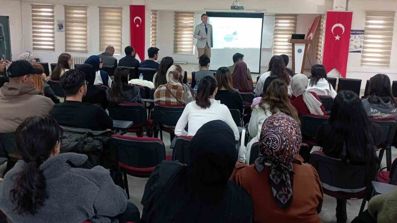 Çıldır MYO'da Denetimli Serbestlik ve Sosyal Hizmetler Bilgilendirme Etkinliği