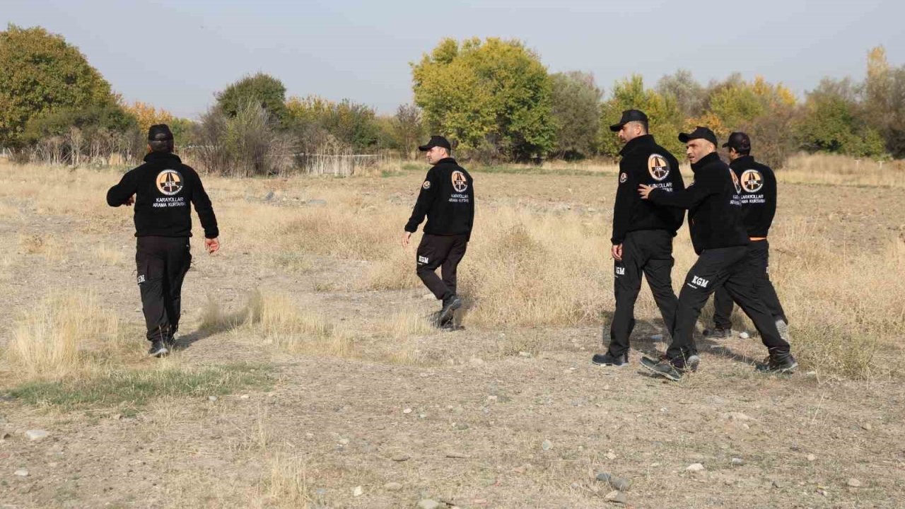Elazığ'da Kayıp Otizmli Çocuğu Arama Çalışmaları 3. Gününde: 250 Kişilik Dev Ekip Devam Ediyor