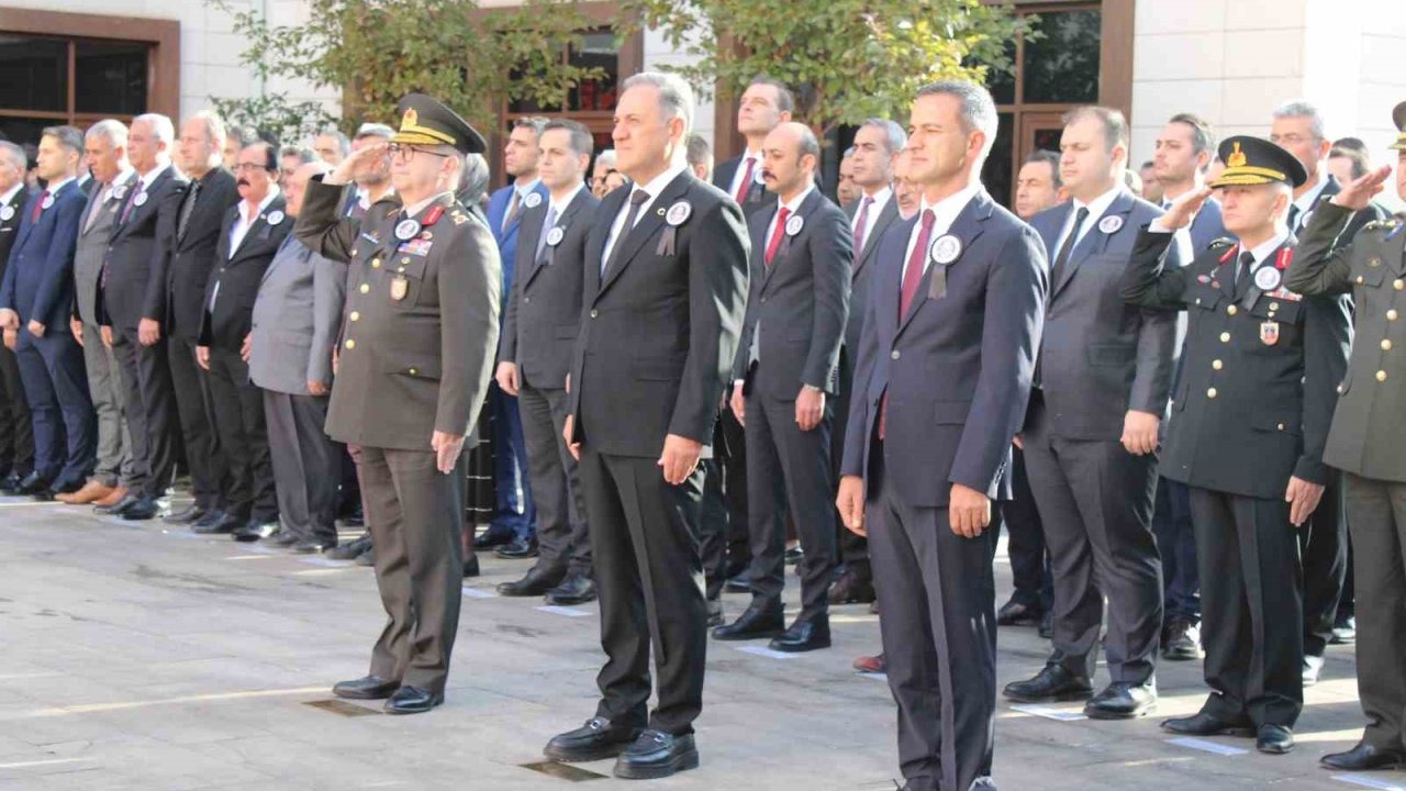 Gazi Mustafa Kemal Atatürk, Vefatının 87. Yıl Dönümünde Bingöl'de Düzenlenen Törenlerle Anıldı