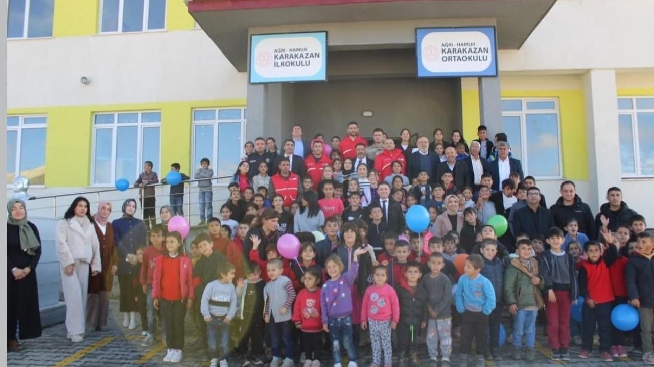 Hamur Karakazan Okulu'nda "Mutlu Et, Mutlu Ol" Projesi Şenlik Havasında Geçti