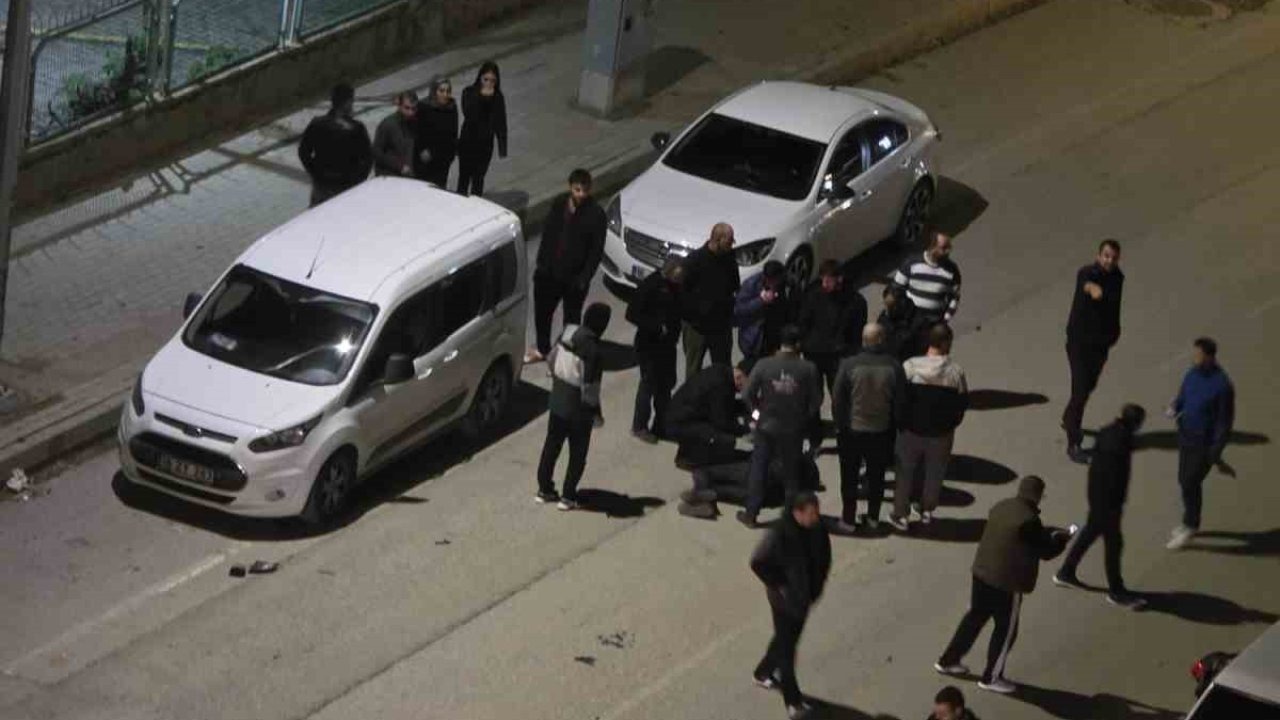 İnegöl’de Zincirleme Trafik Kazası: Motosiklet Sürücüsü Yaralandı