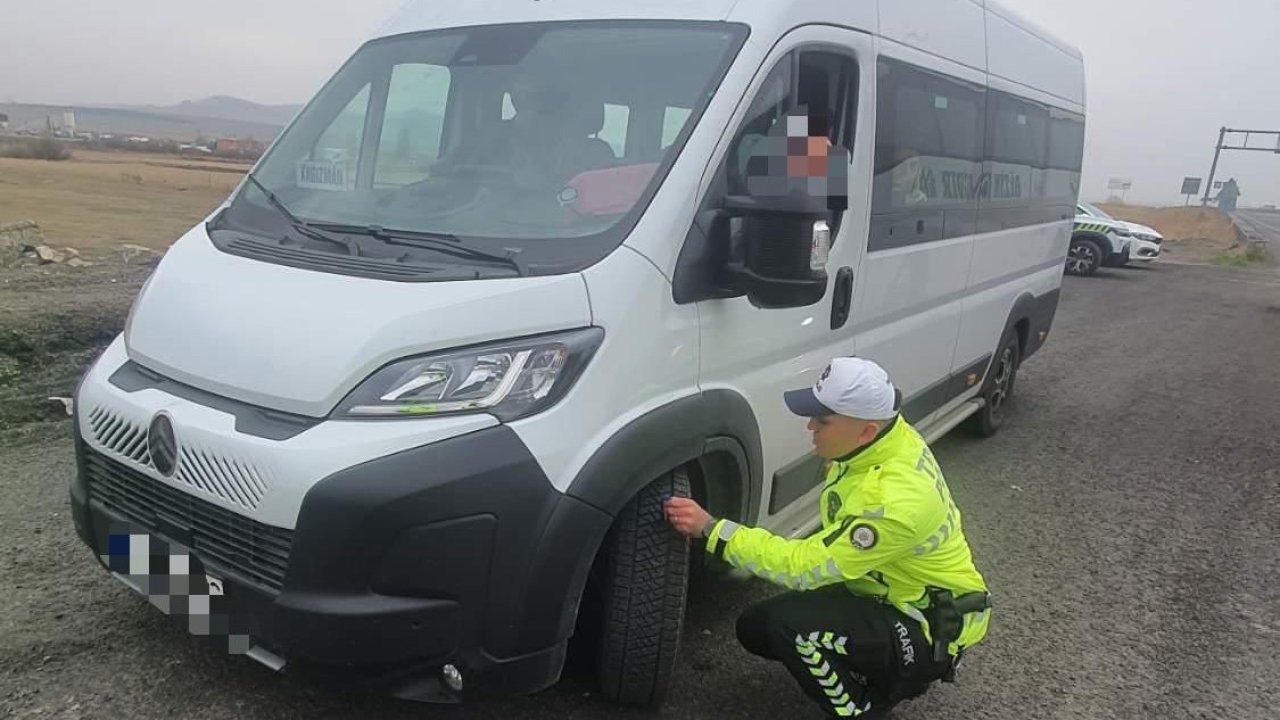 Kars'ta Kış Lastiği Denetimleri Başladı