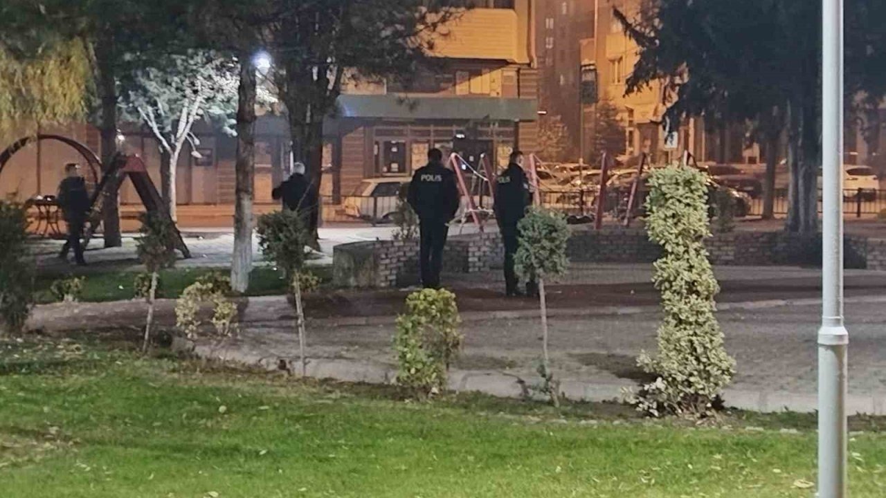 Kayseri'de Parkta Şüpheli Çanta Paniği