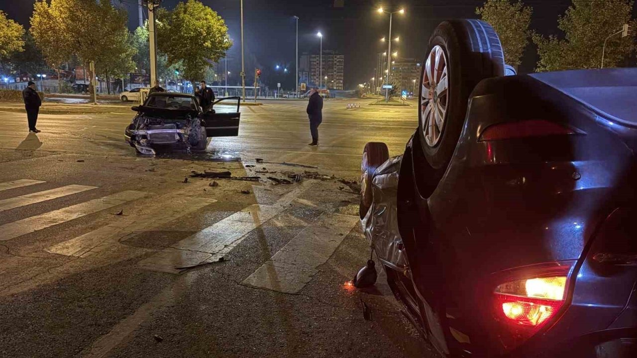 Korkutan Kaza: Otomobil Takla Attı, 2 Yaralı