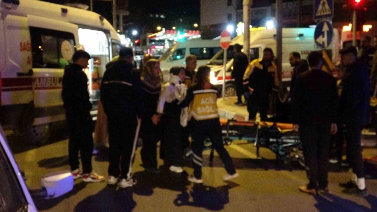 Malatya'da Kazada 3 Yaralı: Sürücü Aracını Bırakıp Kaçtı