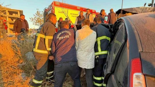 Mardin'de Kaza: Otomobil Şarampole Yuvarlandı, 3 Yaralı