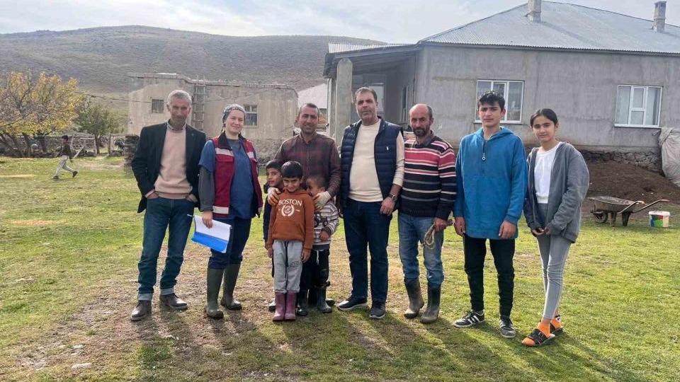 Muradiye'de Buzağı Kurtarma Seferberliği: Eğitimler Yoğun Katılımla Devam Ediyor