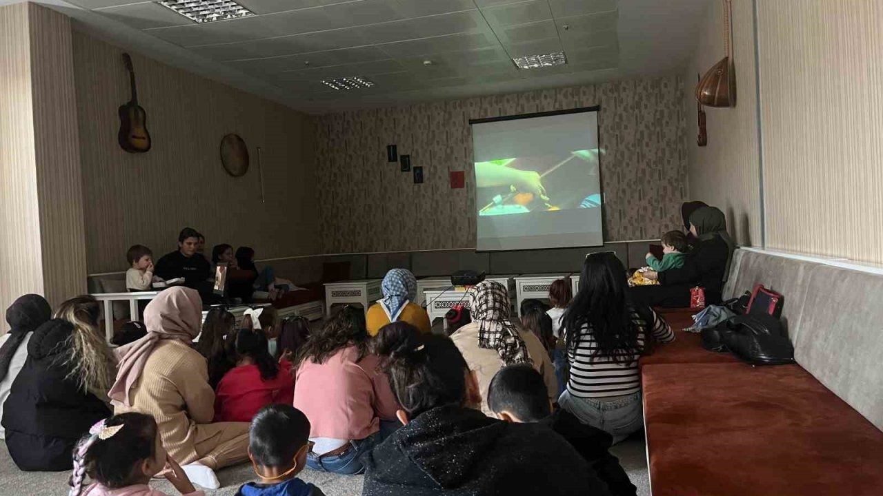 Patnos'ta Sinema Coşkusu: Gençlik Merkezi Dostluğun Adresi Oldu