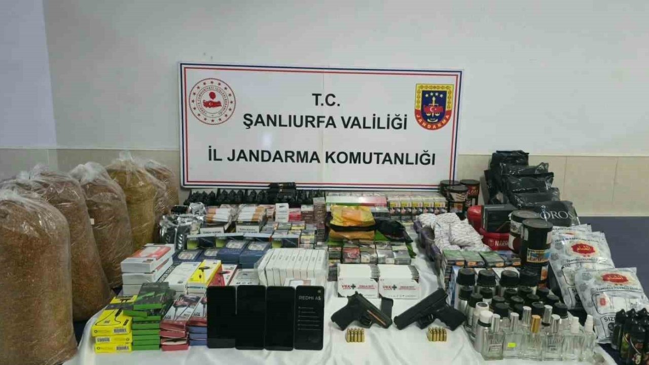 Şanlıurfa'da Kaçakçılık Operasyonu: İşletme Ruhsatı Olmayan İş Yerinde Çok Sayıda Kaçak Ürün Ele Geçirildi